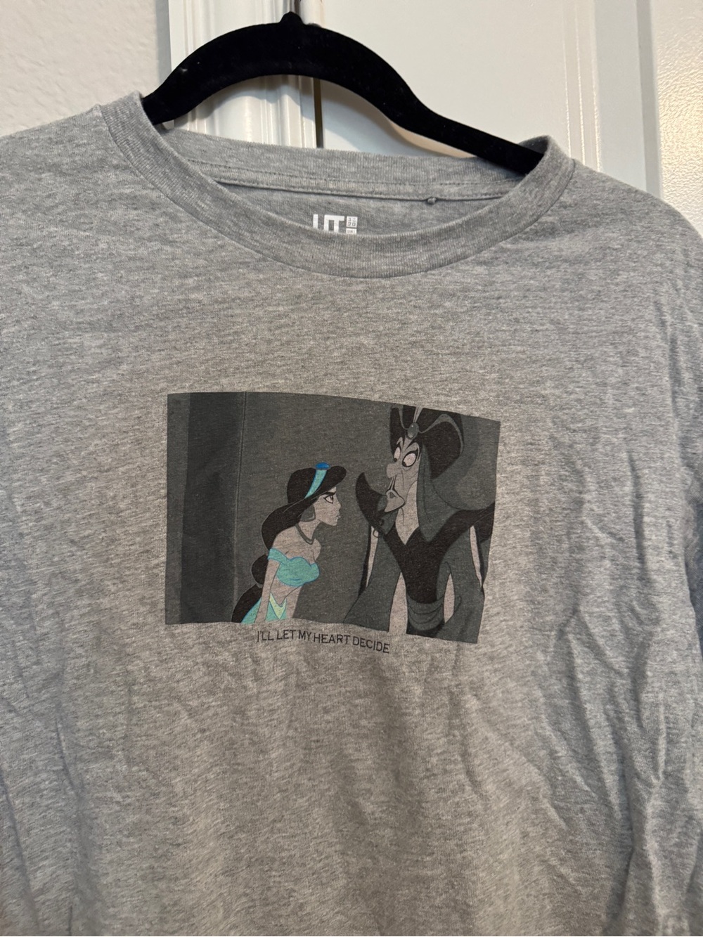 Uniqlo UT x Disney graphic tee women t-shirt size M - Picture 2 of 3